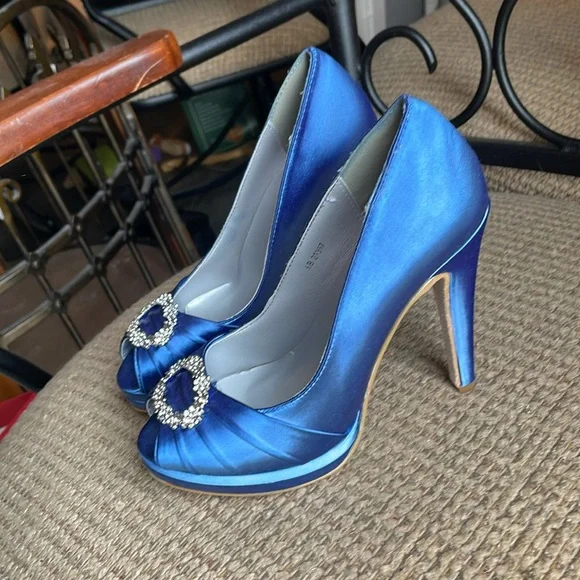 Dyeables | Shoes | Blue Satin Pumps Size 6 New In Box | Poshmark